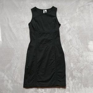 Sleeveless black dress